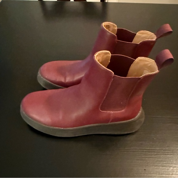 Fit flop Burgundy Leather Ankle Boots - Picture 3 of 9